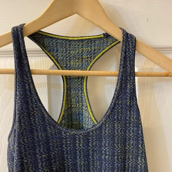 Lululemon cool racerback tank top Ziggy Wee size 6 medium great condition clean - Picture 3 of 6